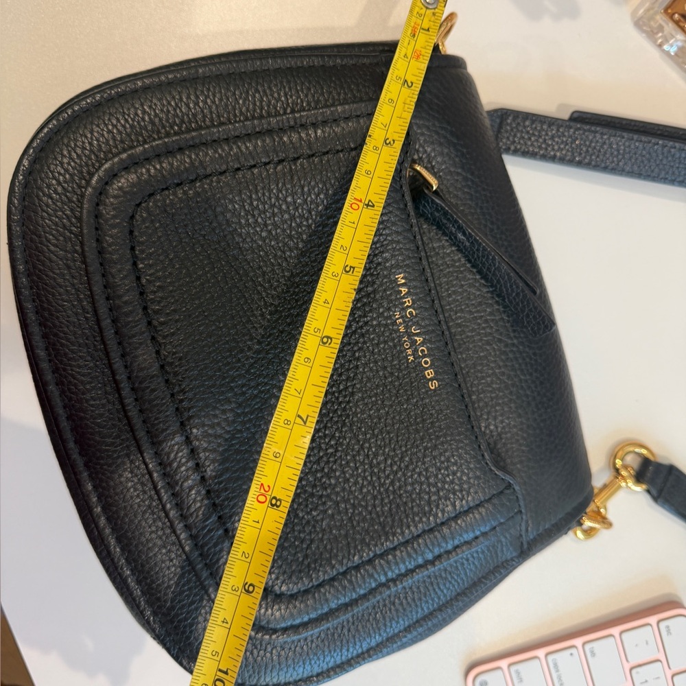 Marc Jacobs Black Pebbled Leather Crossbody Bag - Picture 11 of 15